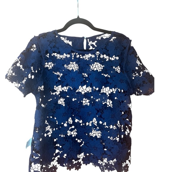 Elegant Navy Floral Lace Blouse - Picture 1 of 4